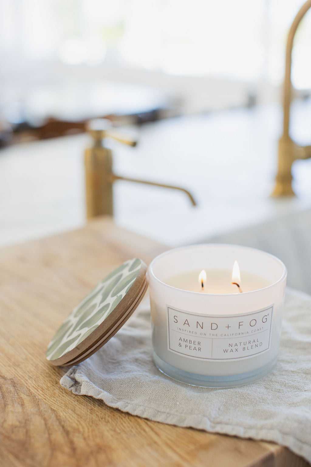 Sand Fog Amber & Pear 12 oz scented candle - Image 2
