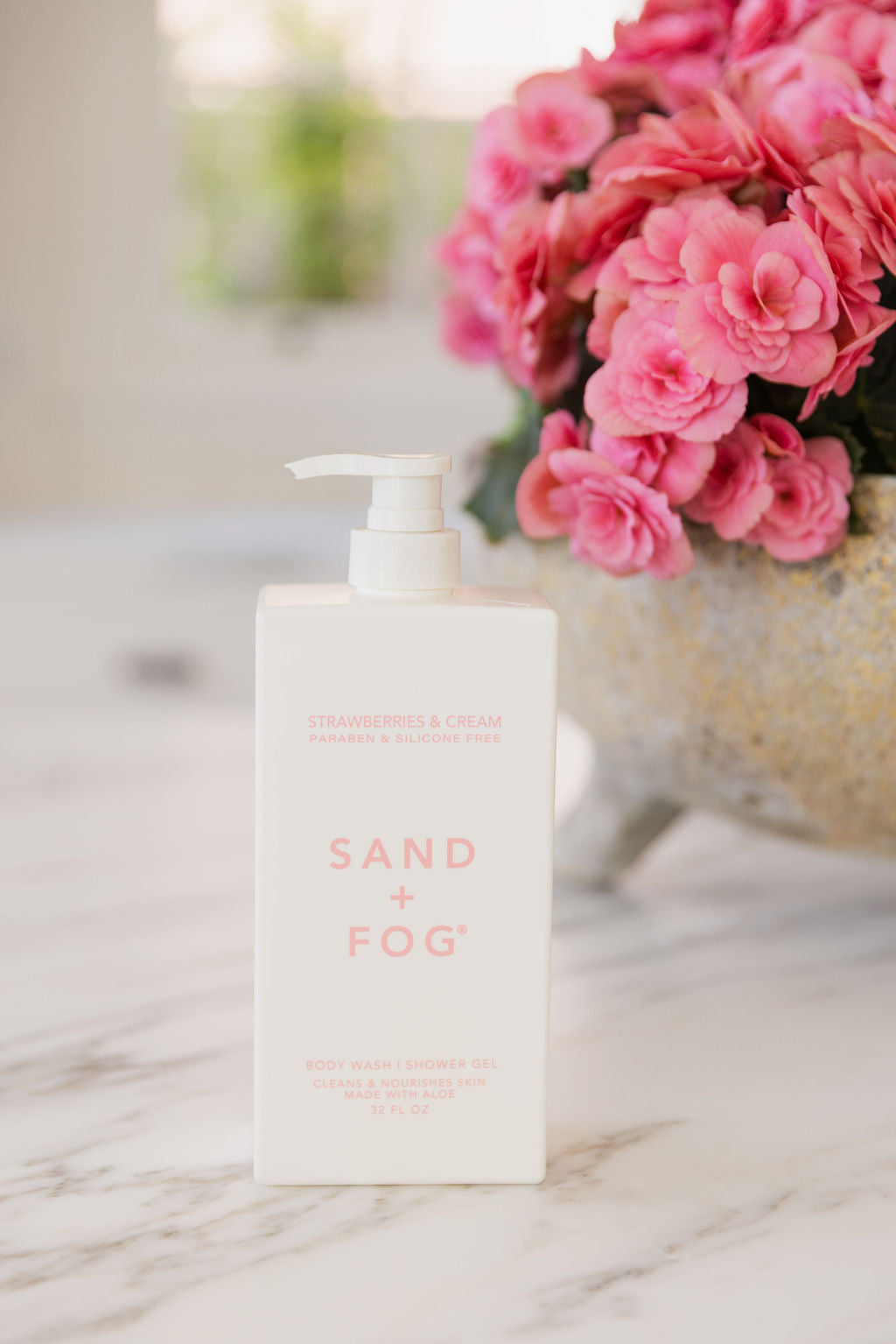 Sand Fog Strawberries & Cream 32 oz Body Wash - Image 3