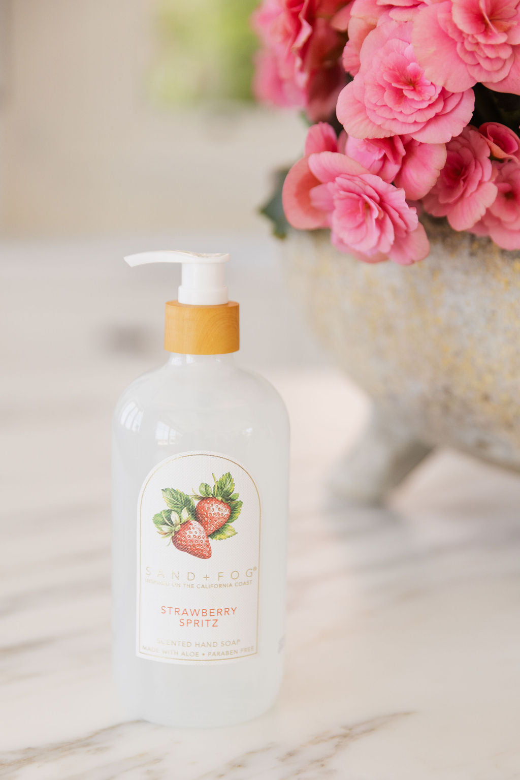 Sand Fog Strawberry Spritz 15.7oz Liquid Hand Soap - Image 3