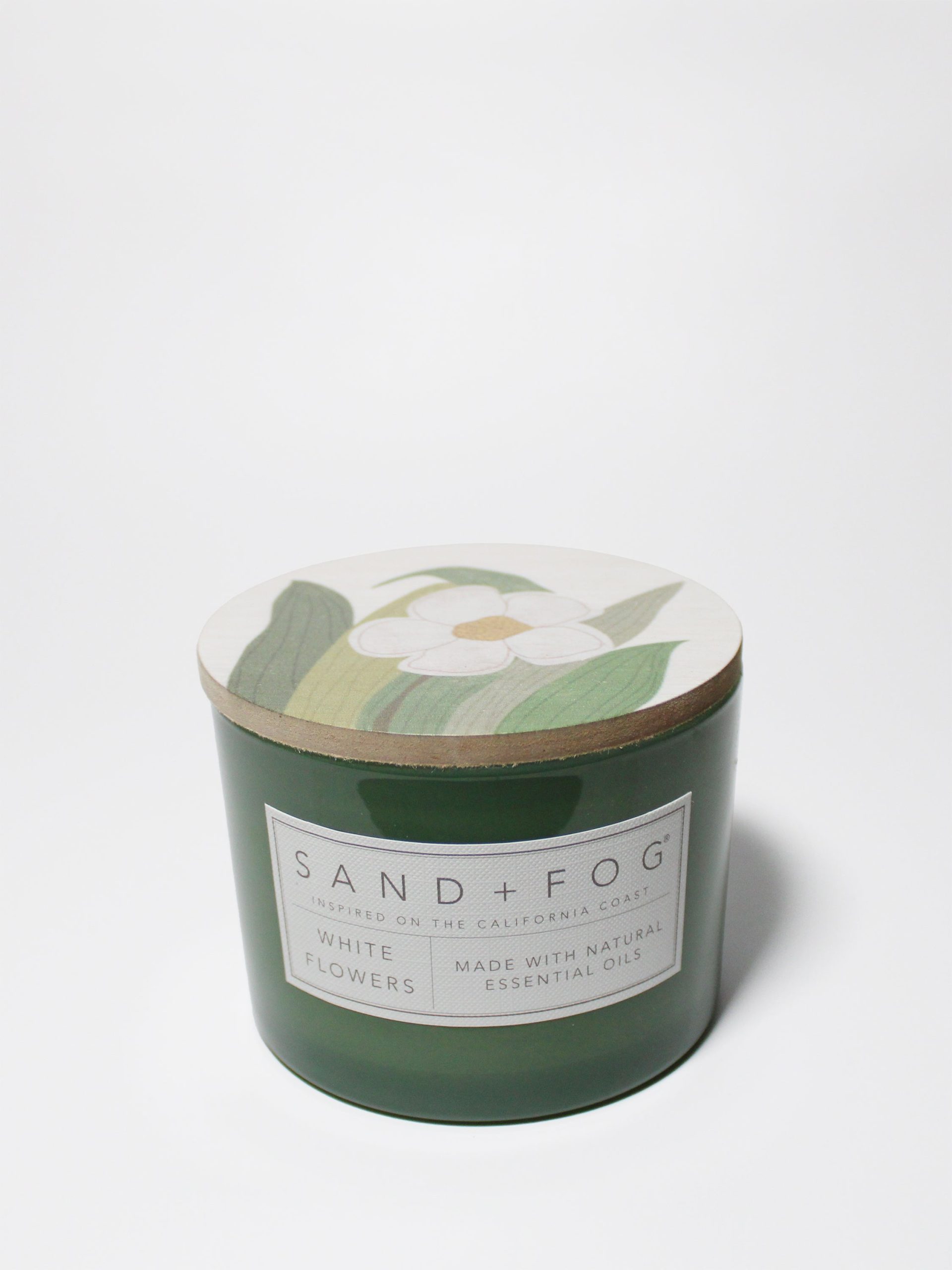 Sand Fog White Flowers 12 oz scented candle